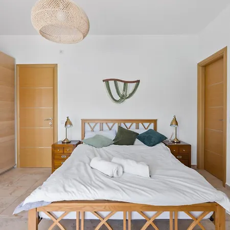 Helia *